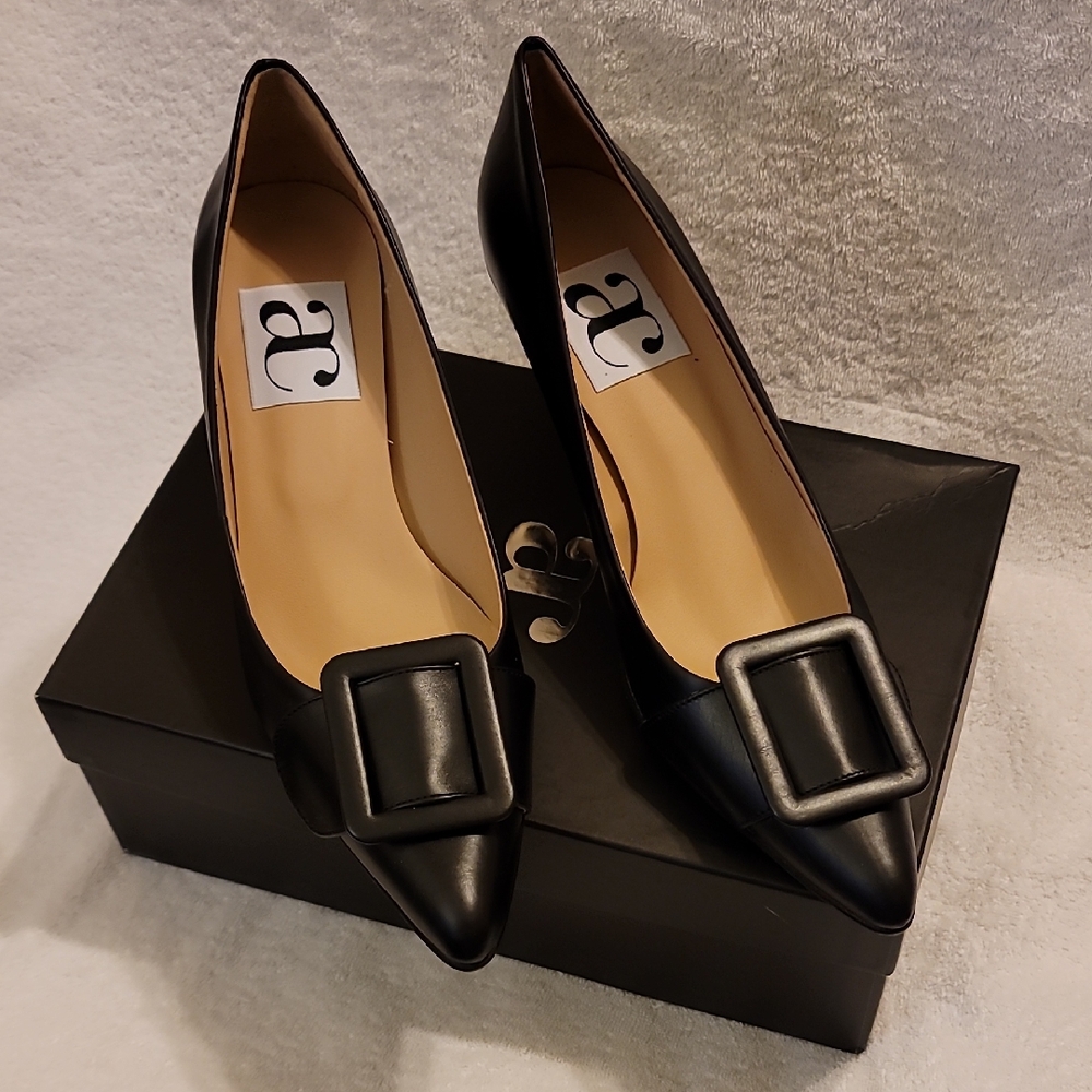 Chic Andrea Carrano Black leather ladies Heels with Buckle Detail 10/1/2